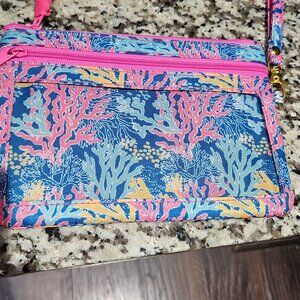 Combo Simply Southern Make up bag and Heart Office art work stand